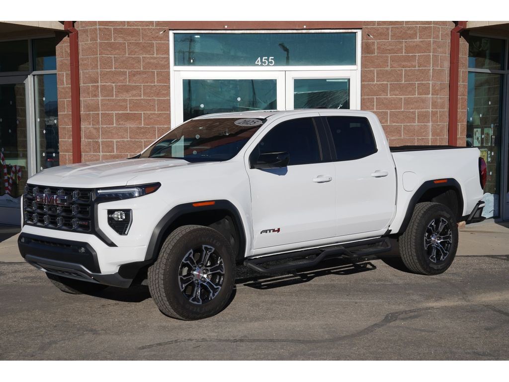 2025 GMC Canyon 4WD AT4