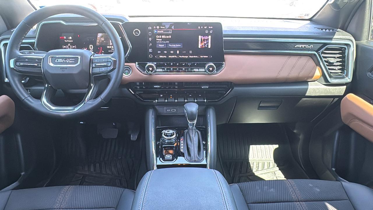 2025 GMC Canyon 4WD AT4  Selma TX