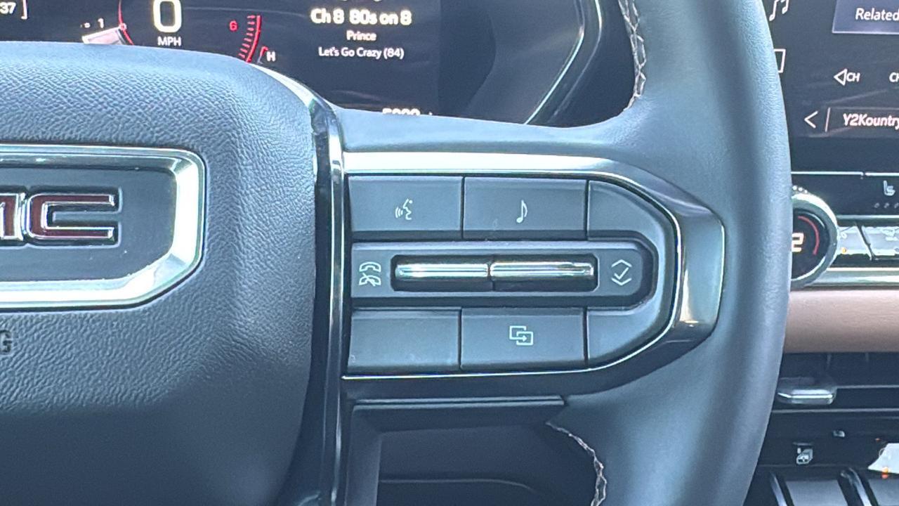 2025 GMC Canyon 4WD AT4  Selma TX