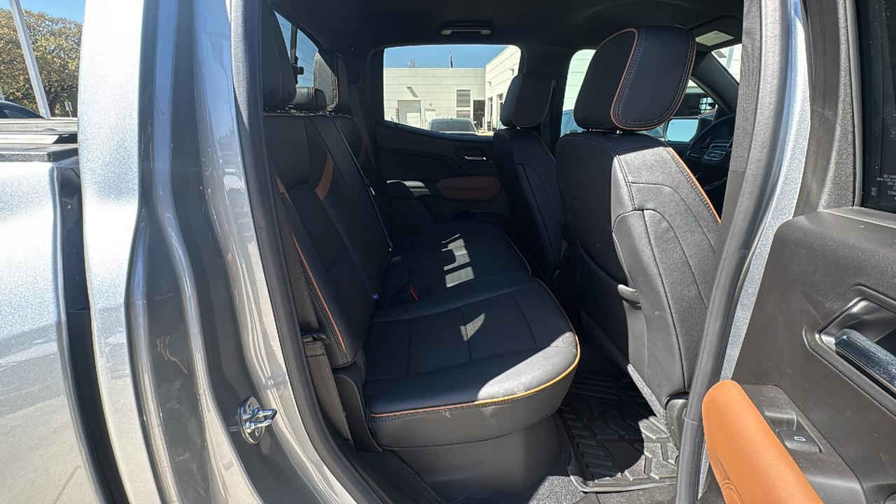 2025 GMC Canyon 4WD AT4  Selma TX