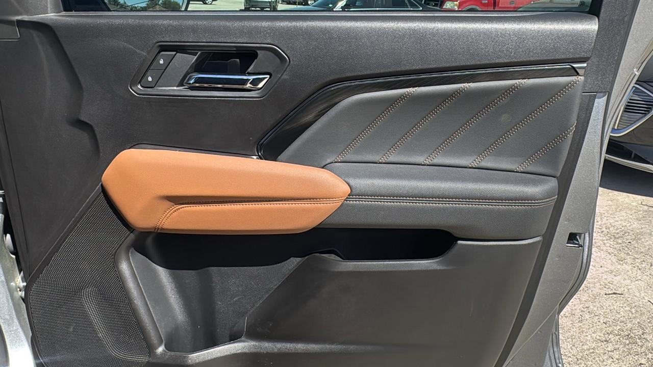 2025 GMC Canyon 4WD AT4  Selma TX