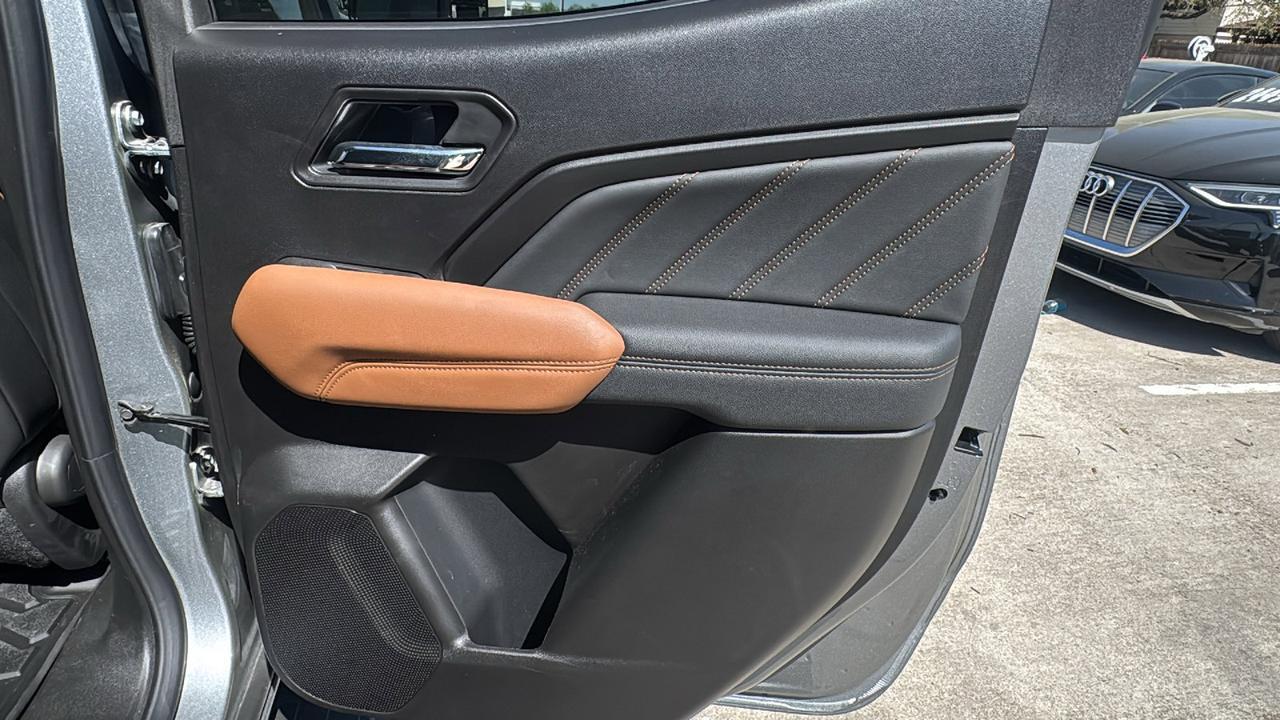 2025 GMC Canyon 4WD AT4  Selma TX