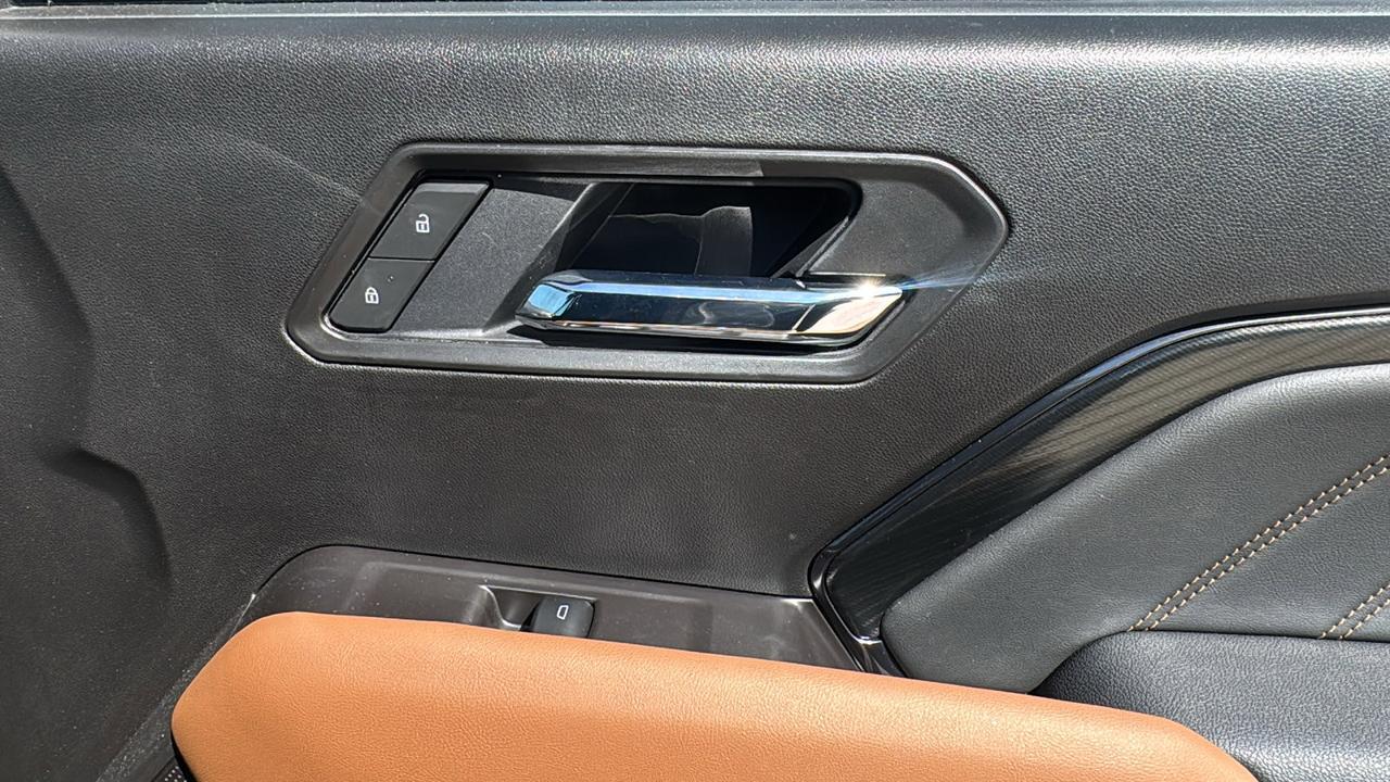 2025 GMC Canyon 4WD AT4  Selma TX