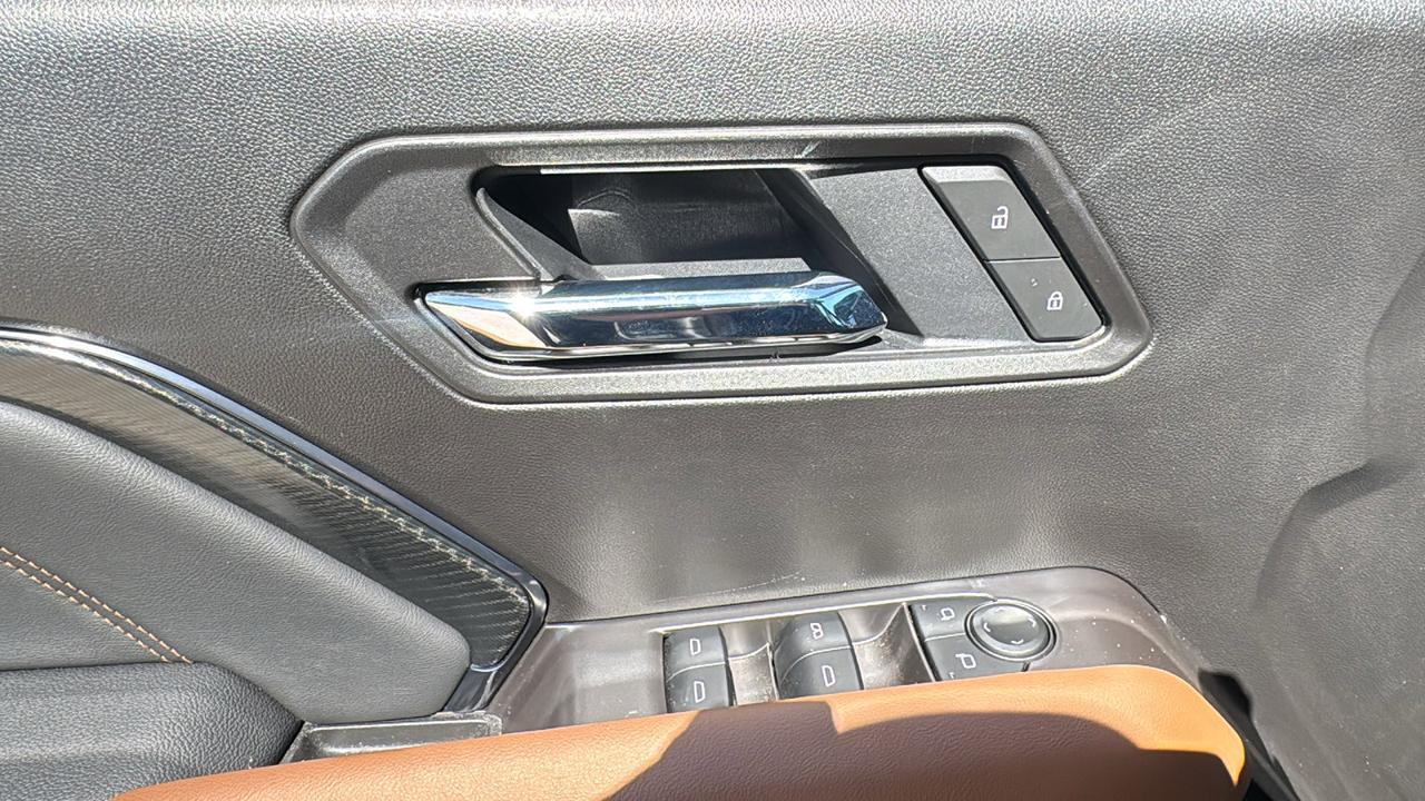 2025 GMC Canyon 4WD AT4  Selma TX