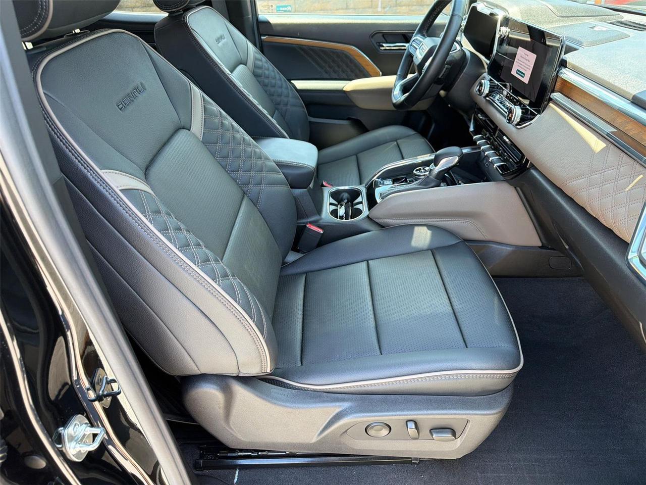 2025 GMC Canyon 4WD Denali Hagerstown MD