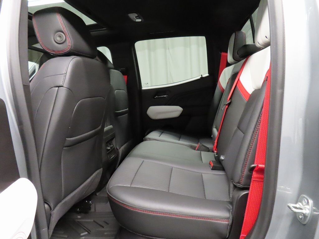 2025 GMC Canyon 4x4 Crew Cab AT4 Fond du Lac WI