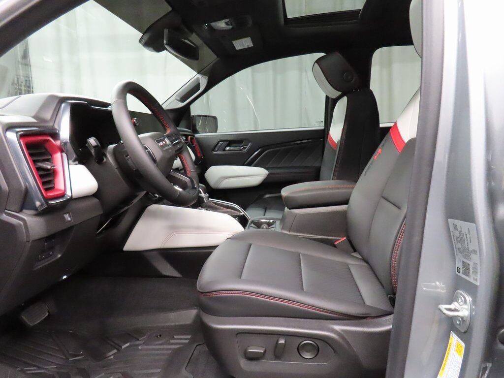 2025 GMC Canyon 4x4 Crew Cab AT4 Fond du Lac WI