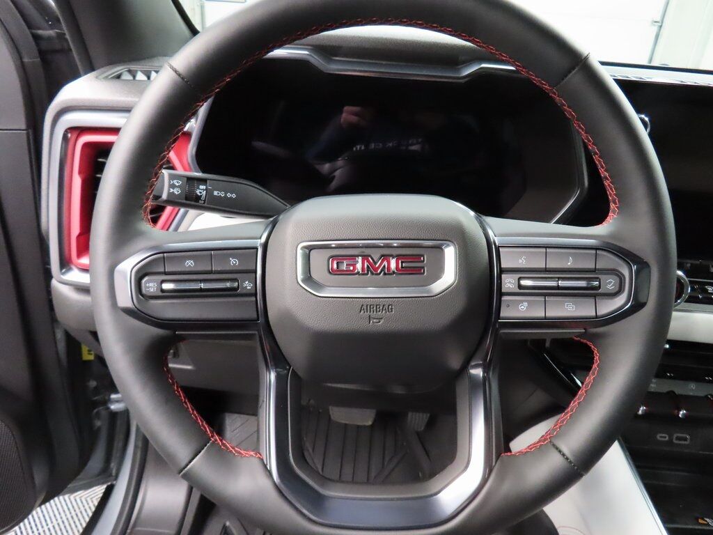 2025 GMC Canyon 4x4 Crew Cab AT4 Fond du Lac WI