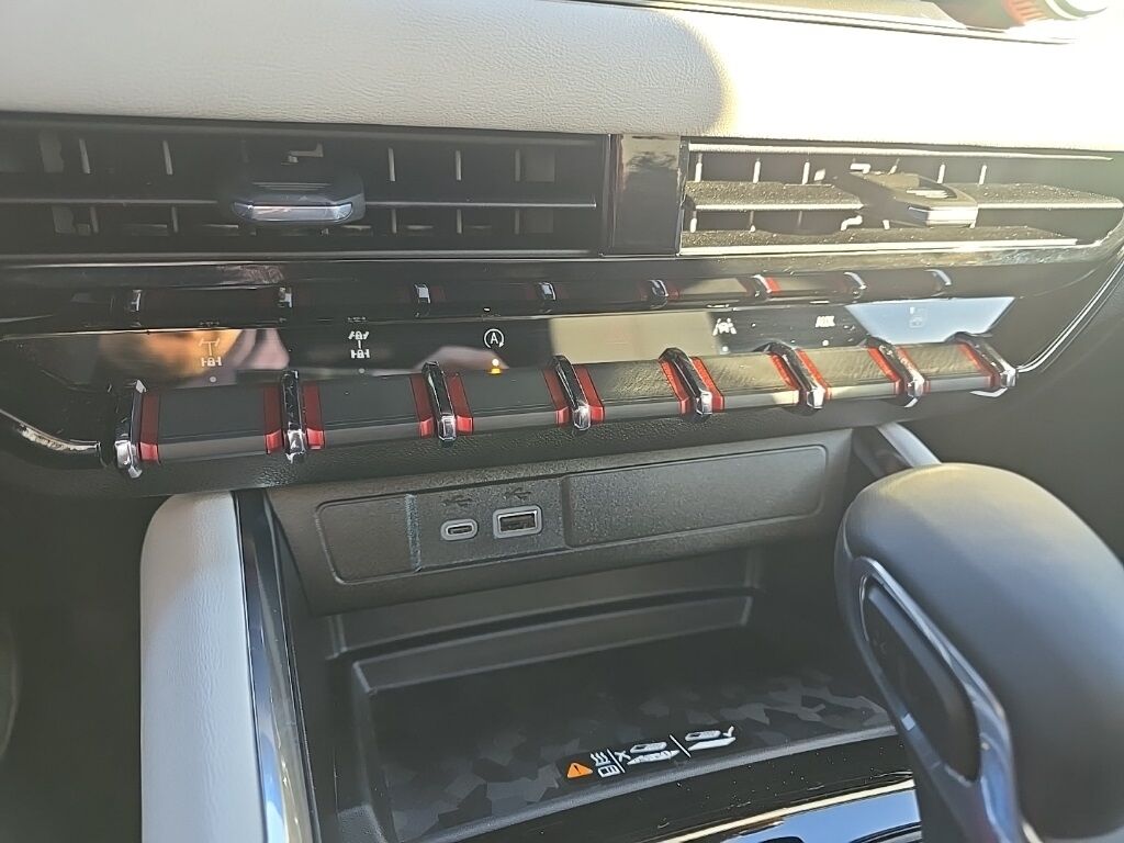 2025 GMC Canyon 4x4 Crew Cab AT4 Fond du Lac WI