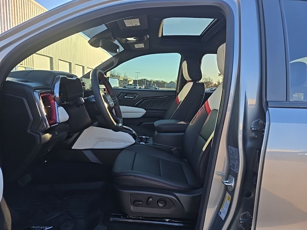 2025 GMC Canyon 4x4 Crew Cab AT4 Fond du Lac WI