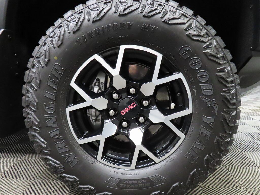 2025 GMC Canyon 4x4 Crew Cab AT4 Fond du Lac WI