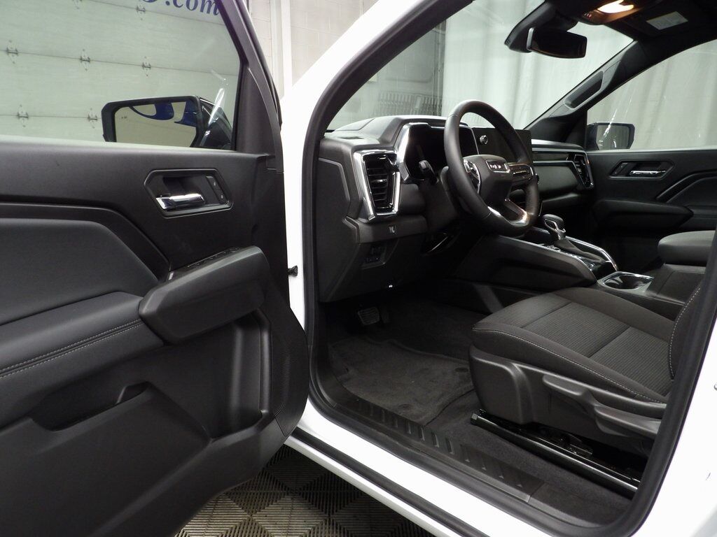 2025 GMC Canyon 4x4 Crew Cab Elevation Fond du Lac WI