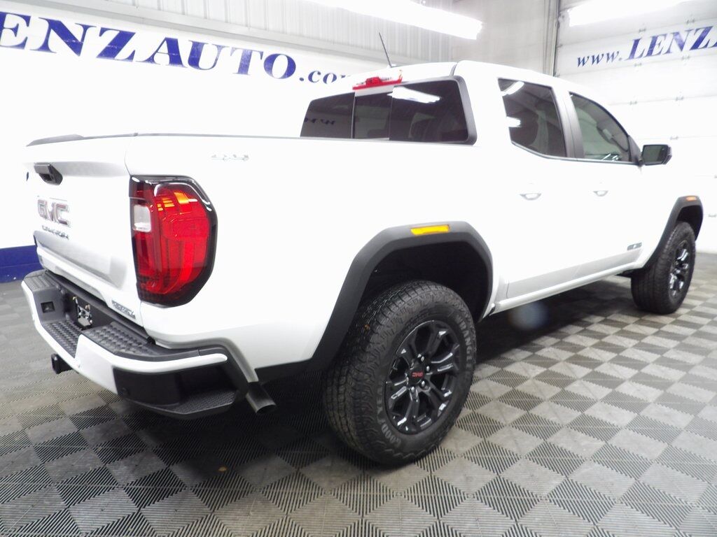 2025 GMC Canyon 4x4 Crew Cab Elevation Fond du Lac WI