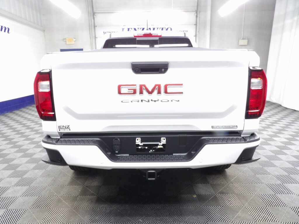 2025 GMC Canyon 4x4 Crew Cab Elevation Fond du Lac WI