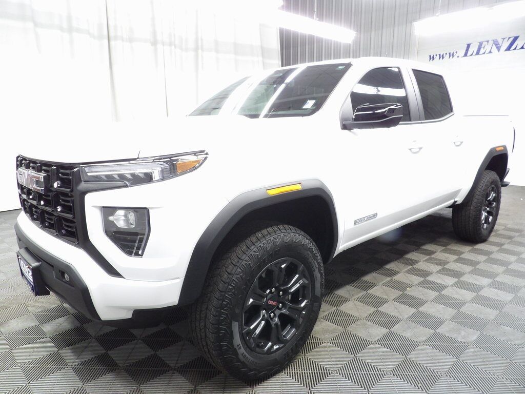 2025 GMC Canyon 4x4 Crew Cab Elevation Fond du Lac WI