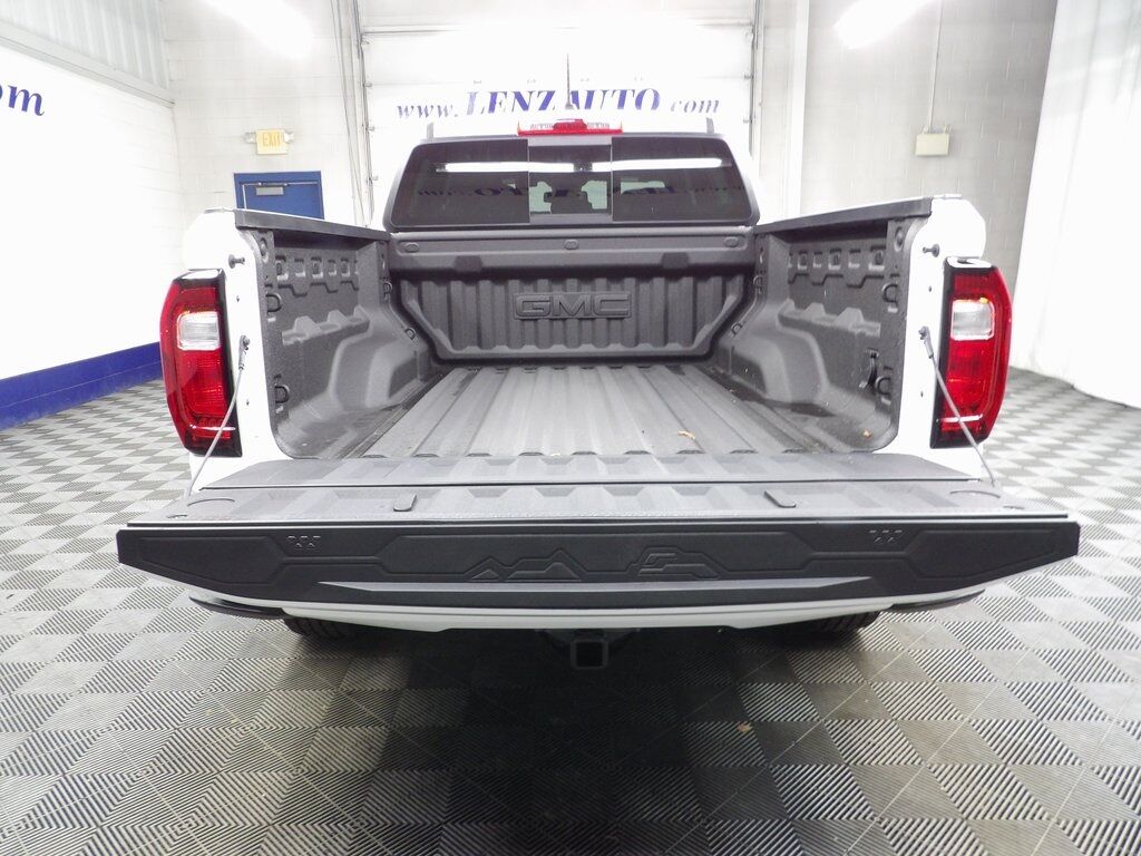 2025 GMC Canyon 4x4 Crew Cab Elevation Fond du Lac WI