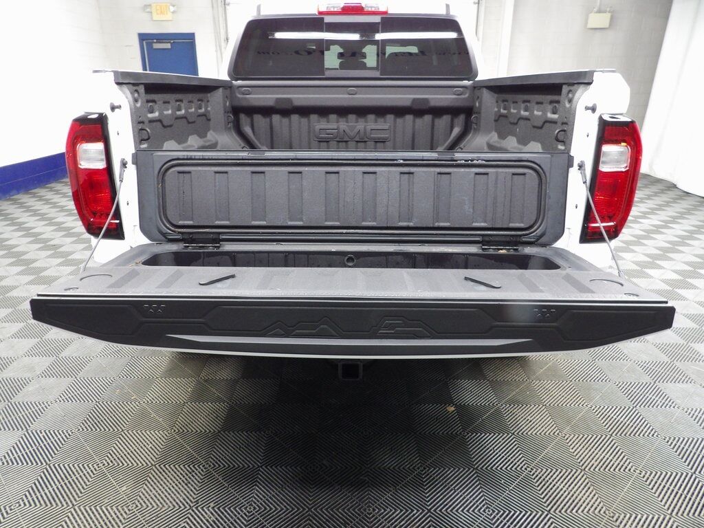 2025 GMC Canyon 4x4 Crew Cab Elevation Fond du Lac WI