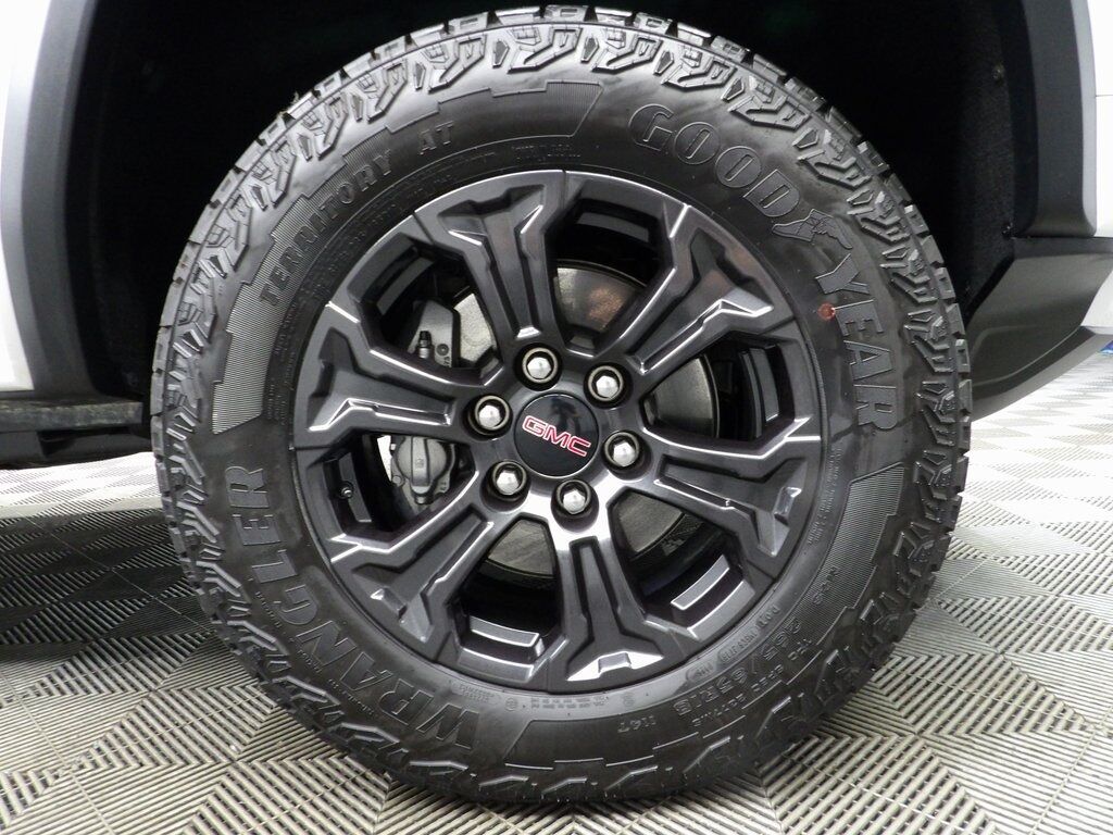 2025 GMC Canyon 4x4 Crew Cab Elevation Fond du Lac WI