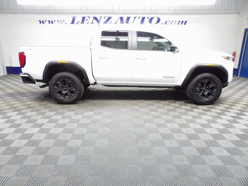 2025 GMC Canyon 4x4 Crew Cab Elevation Fond du Lac WI