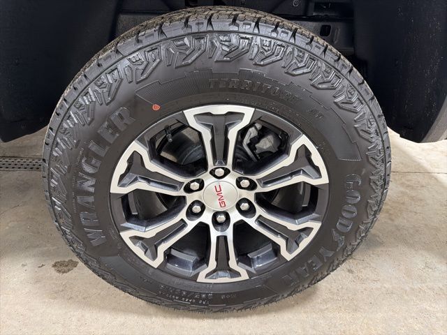 2025 GMC Canyon AT4 Pine River MN