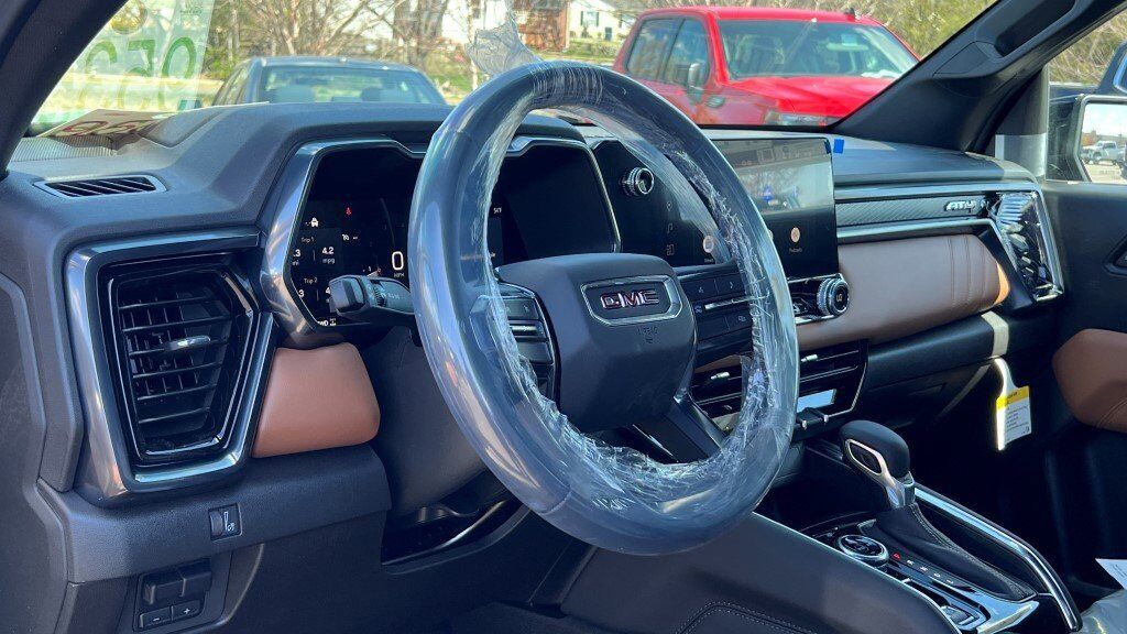 2025 GMC Canyon AT4 Fredericksburg VA