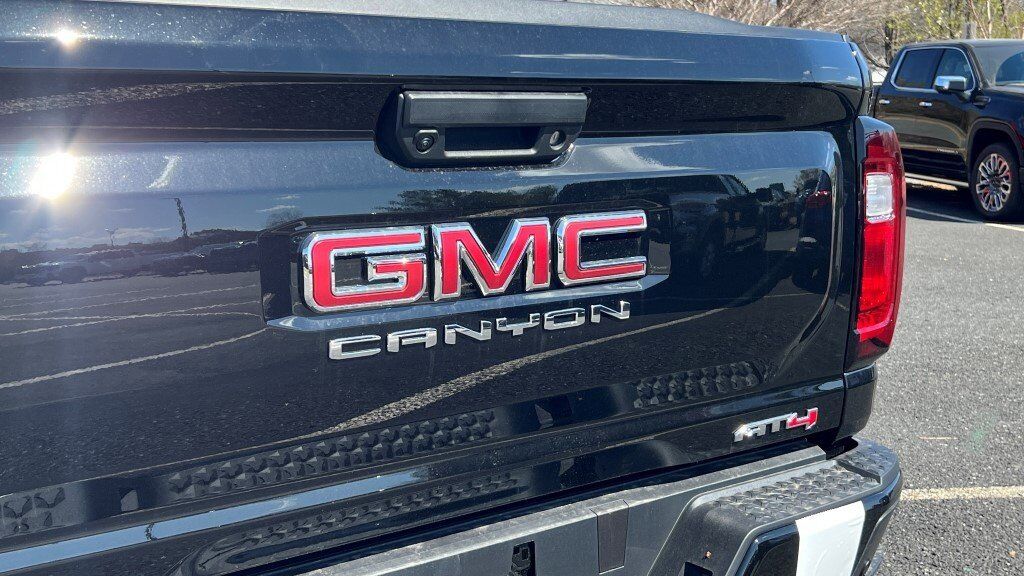 2025 GMC Canyon AT4 Fredericksburg VA