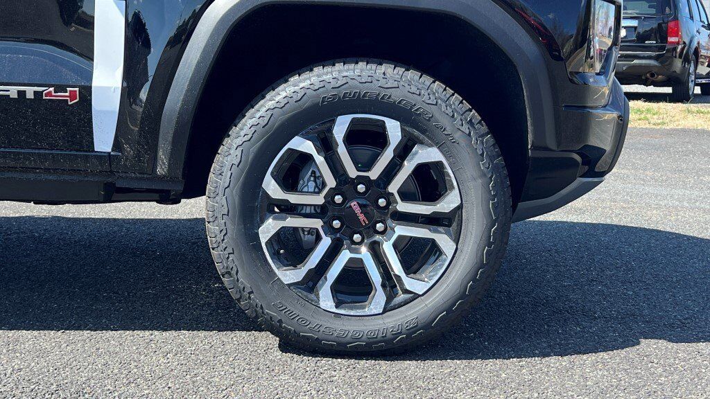 2025 GMC Canyon AT4 Fredericksburg VA