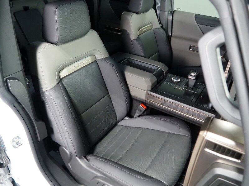 2025 GMC HUMMER EV SUV 3X 4WD *NAVIGATION, SUPER CRUISE, SAFETY ALERTS, 360 CAMERAS, INFINITY SKY PANEL ROOF, CLIMATE SEATS, HEATED STEERING, 4-WHEEL STEER, BOSE, 22 INCH WHEELS, WIRELESS CHARGING, ANDROID & APPLE