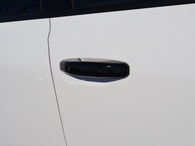 2025 GMC Hummer EV Pickup 3X Oshkosh WI