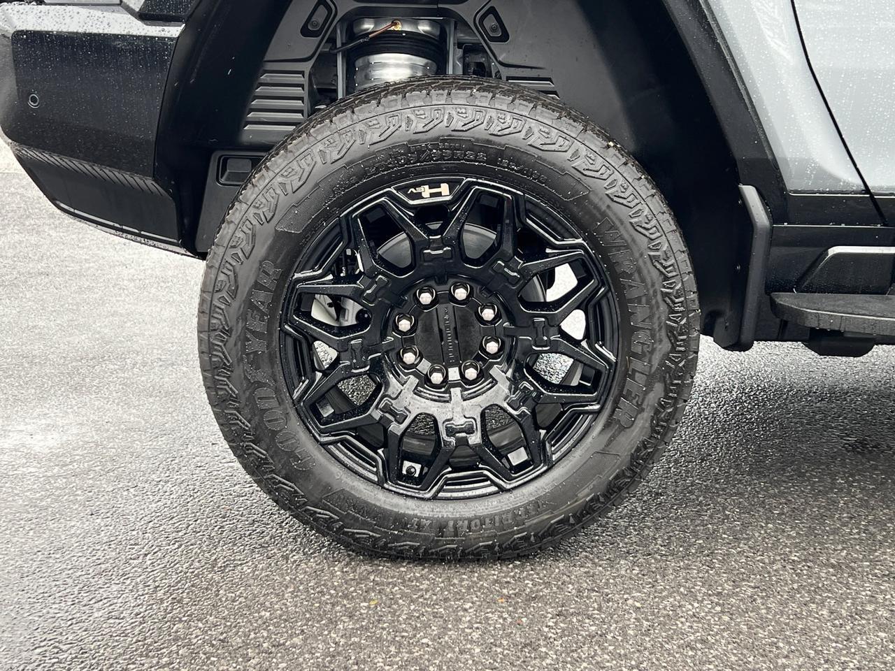 2025 GMC Hummer EV SUV 2X Hagerstown MD