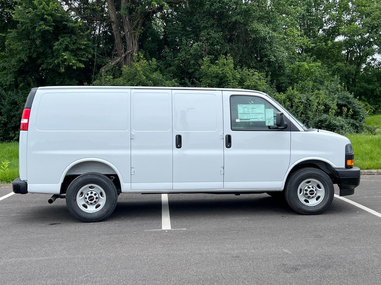 2025 GMC Savana 2500 Work Van Hagerstown MD