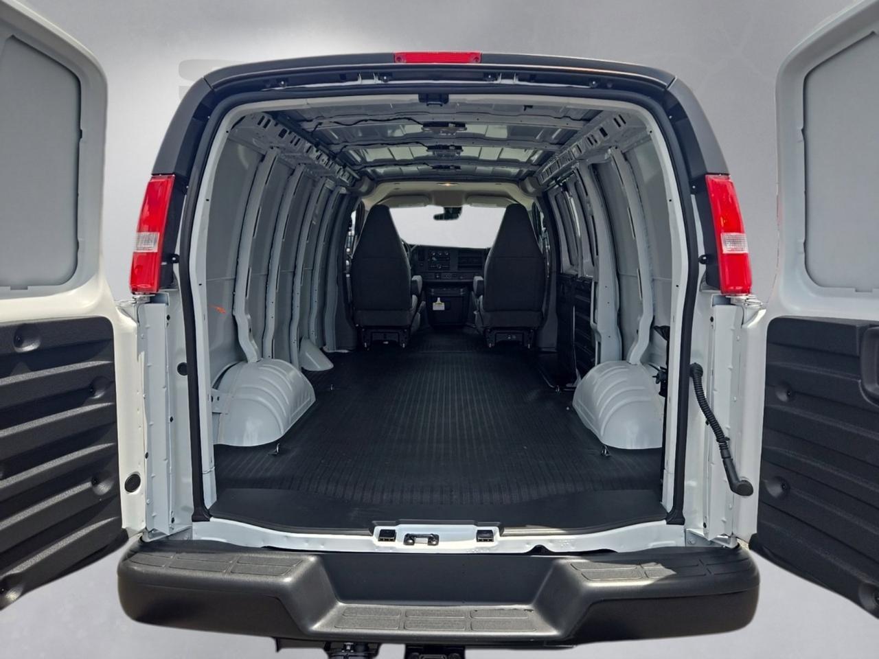2025 GMC Savana Cargo 2500 Work Van Fredericksburg VA