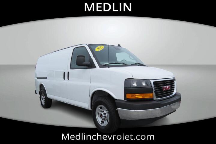 2025 GMC Savana Cargo Van RWD 3500 135 Wilson NC