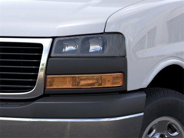 2025 GMC Savana Cutaway 3500 1WT Carbondale IL