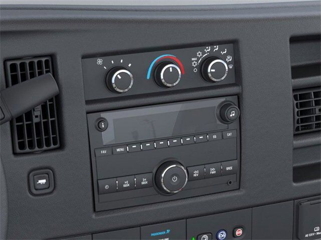 2025 GMC Savana Cutaway 3500 1WT Carbondale IL