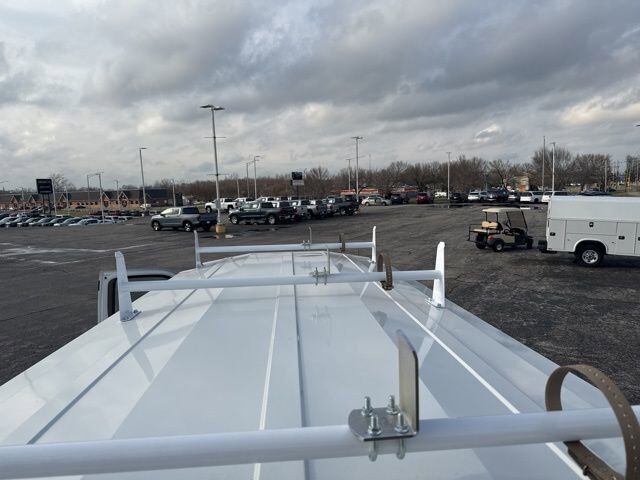 2025 GMC Savana Cutaway 3500 1WT Carbondale IL