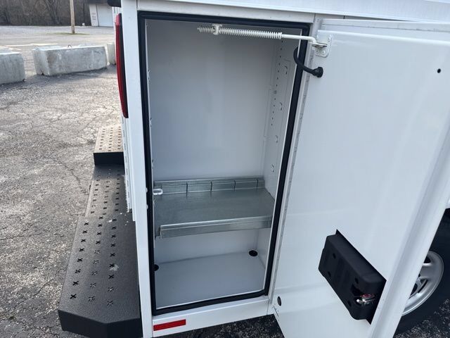 2025 GMC Savana Cutaway 3500 1WT Carbondale IL