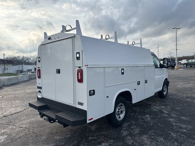2025 GMC Savana Cutaway 3500 1WT Carbondale IL