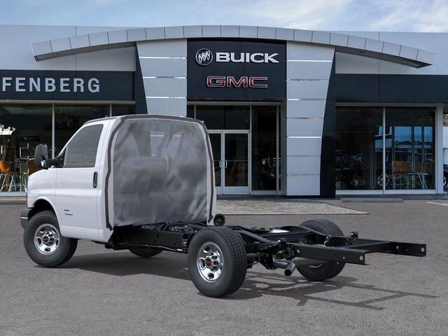 2025 GMC Savana Cutaway 3500 1WT Carbondale IL