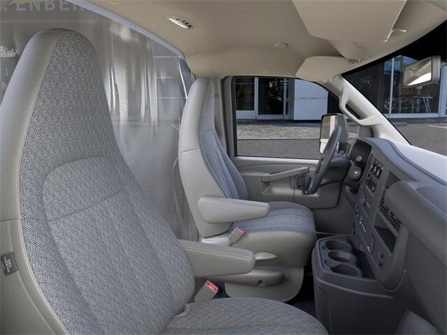 2025 GMC Savana Cutaway 3500 1WT Carbondale IL