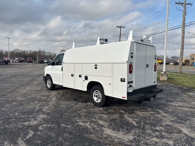 2025 GMC Savana Cutaway 3500 1WT