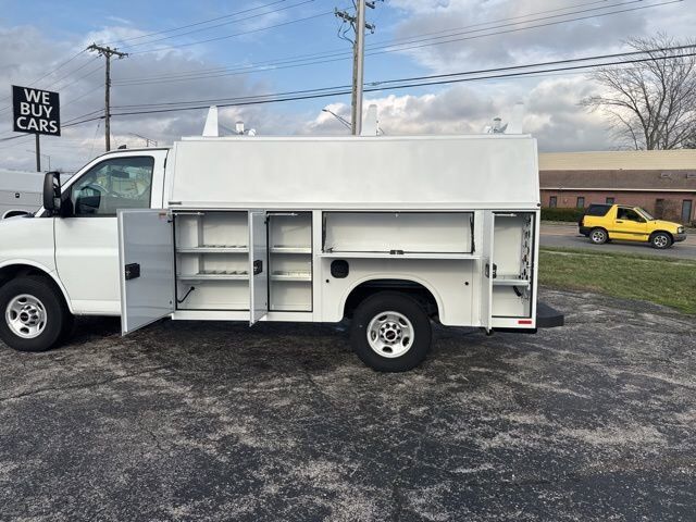2025 GMC Savana Cutaway 3500 1WT Carbondale IL