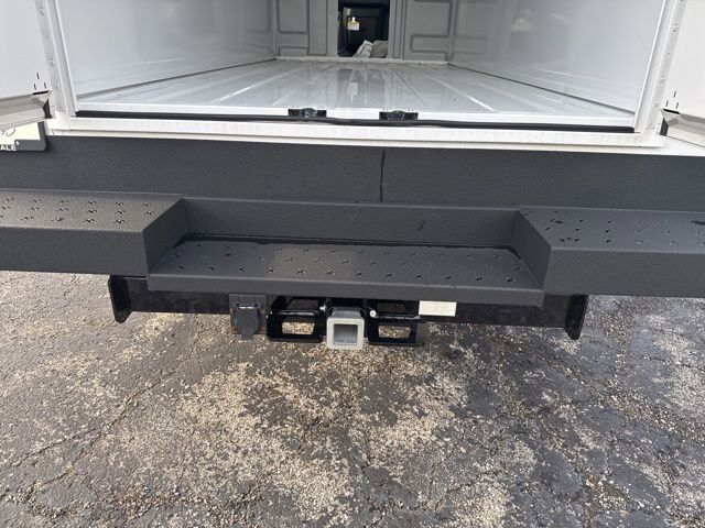 2025 GMC Savana Cutaway 3500 1WT Carbondale IL