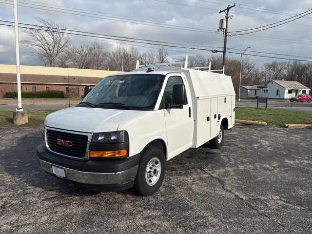 2025 GMC Savana Cutaway 3500 1WT