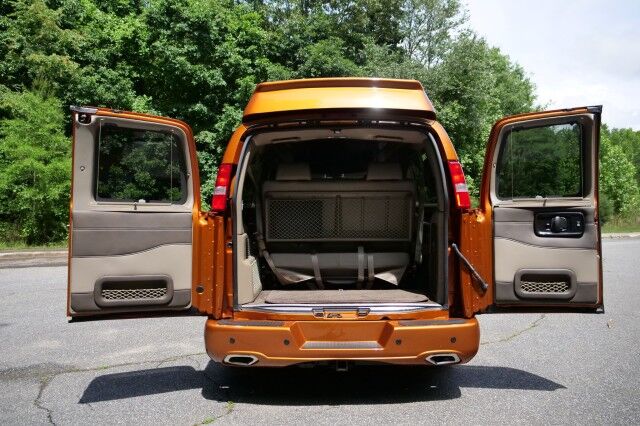 2025 GMC Savana Explorer Conversion Van / Limited SE / 9 Passenger! High Point NC