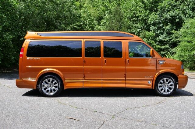 2025 GMC Savana Explorer Conversion Van / Limited SE / 9 Passenger! High Point NC