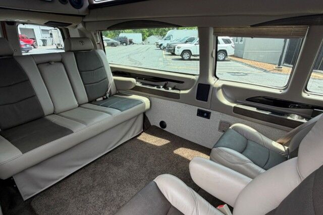 2025 GMC Savana Explorer Conversion Van / Limited SE / 9 Passenger! High Point NC