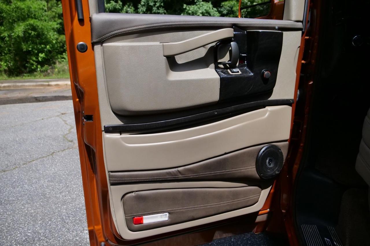 2025 GMC Savana Explorer Conversion Van / Limited SE / 9 Passenger! Lincolnton NC