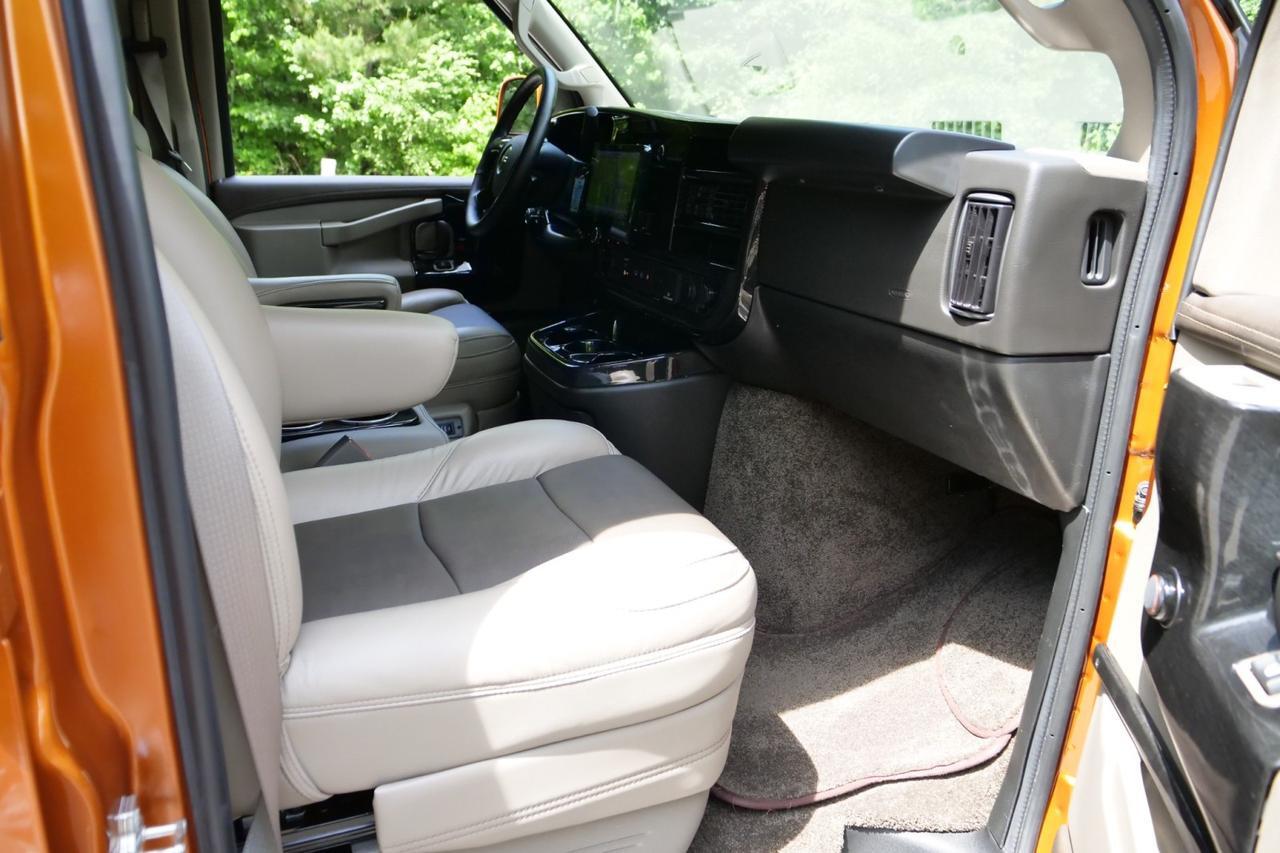 2025 GMC Savana Explorer Conversion Van / Limited SE / 9 Passenger! Lincolnton NC
