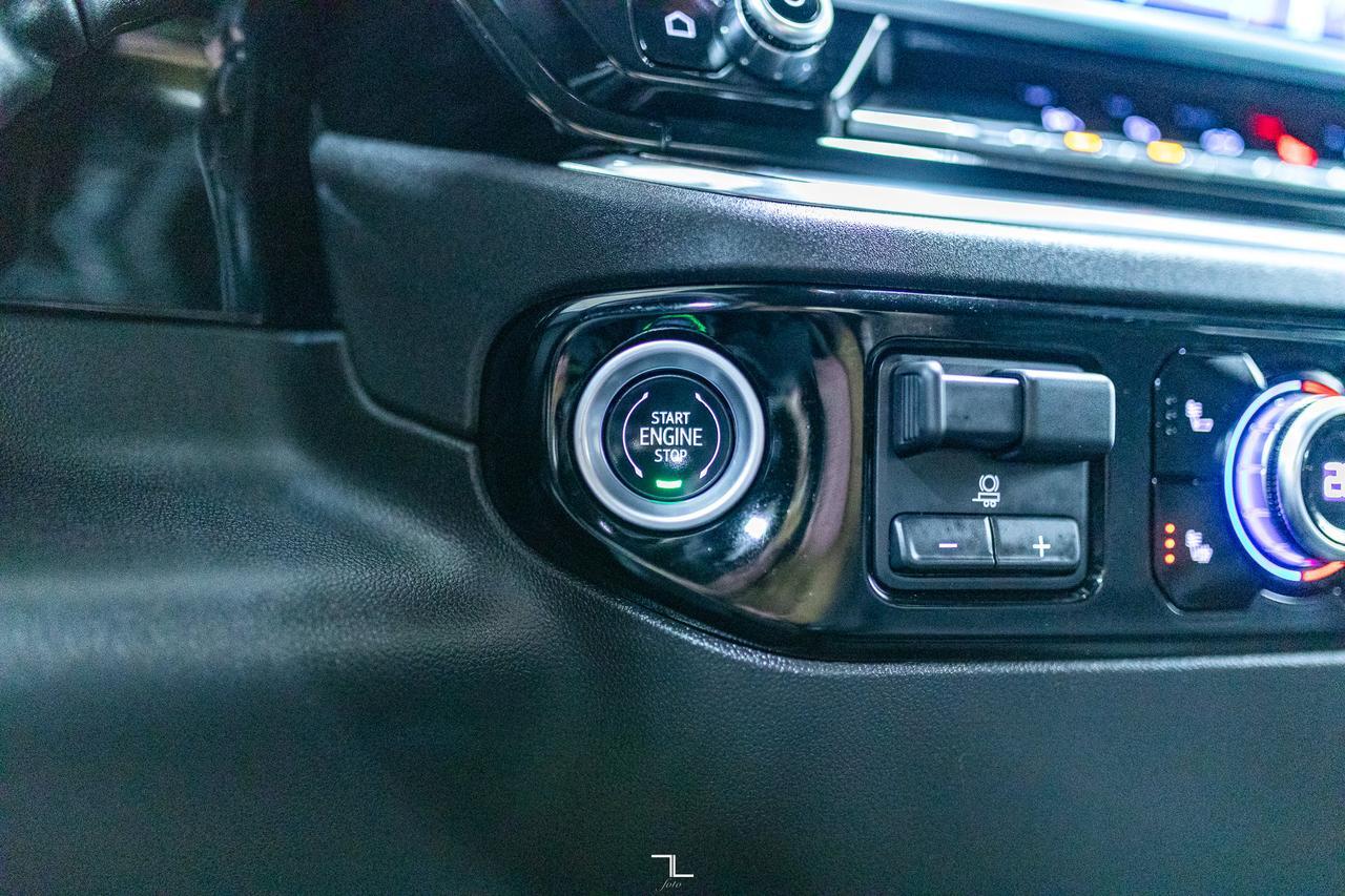 2025 GMC Sierra 1500 4x4 Crew Cab SLT X31 Diesel Leather Nav Red Deer AB